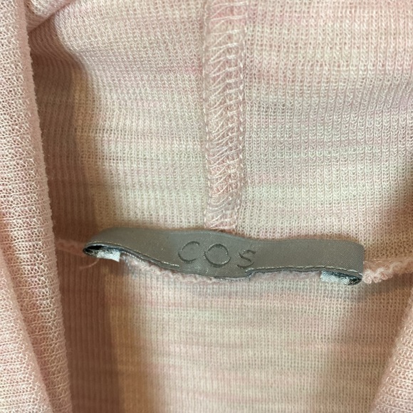COS light pink lightweight turtleneck long sleeve top - Picture 4 of 8
